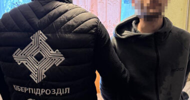 СБУ та кіберполіція затримали на Буковині організатора шахрайського кол-центру