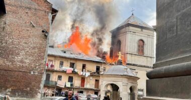 Росія завдала масованої атаки по західних областях України: десятки постраждалих, руйнування інфраструктури та жертви