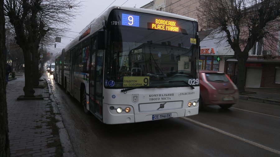 У Чернівцях можуть тимчасово підняти тариф на проїзд в автобусах через зростання цін на пальне
