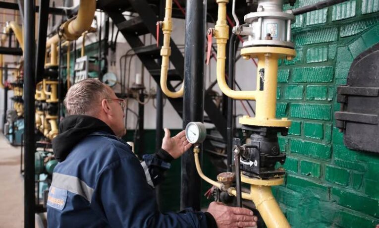 Вдень у Чернівцях тимчасово призупинятимуть теплопостачання через потепління