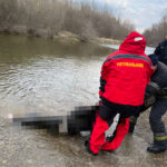 На Буковині рятувальники дістали тіло потопельника