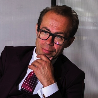 Володимир Огура