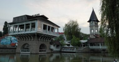 Недобудову в парку «Жовтневий» незаконно передали у приватну власність: справу реєстраторки скерували до суду