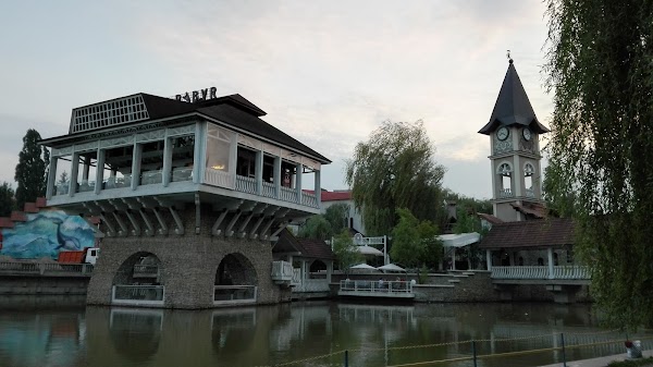 Недобудову в парку «Жовтневий» незаконно передали у приватну власність: справу реєстраторки скерували до суду