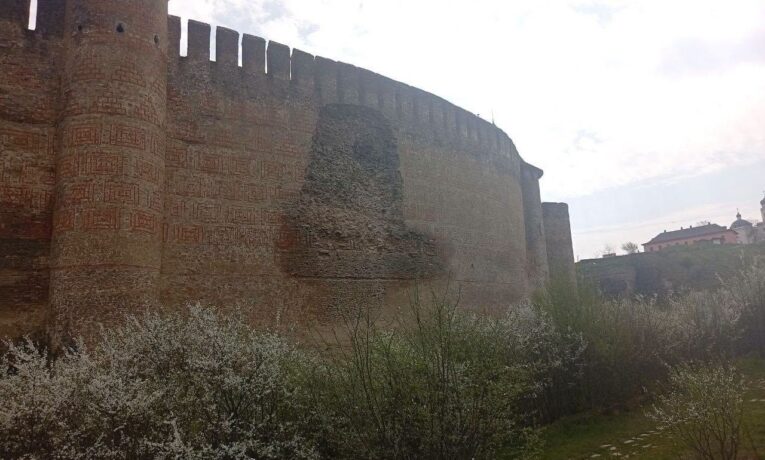 Відомі ймовірні причини обвалу стіни Хотинської фортеці на Буковині