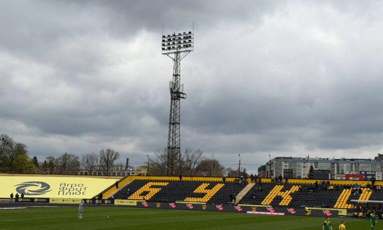 На стадіоні “Буковина” у Чернівцях планують реконструювати освітлення за гроші з міського бюджету