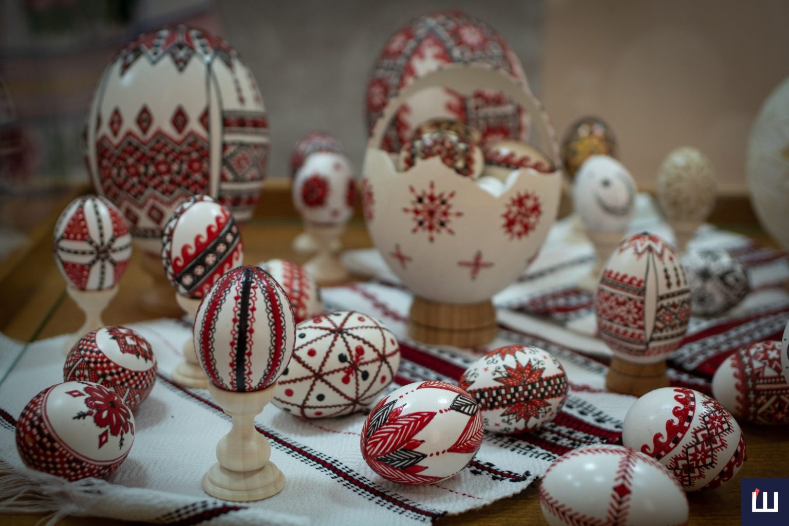 У Чернівцях представили великодню виставку мисткині Наталії Рудої