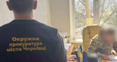 У Чернівцях посадовцям ліцею повідомлено про підозру у зловживаннях під час закупівлі обладнання