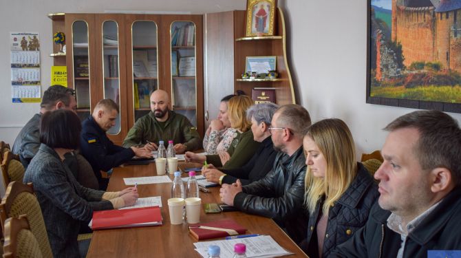 На Буковині обговорили пожежну безпеку, підготовку до купального сезону та протиепідемічні заходи у Дністровському районі