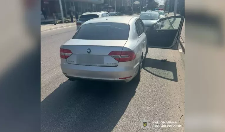 У Чернівцях водій збив 19-річну дівчину