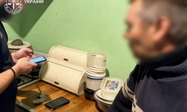 На Буковині педофіл створював дитяче порно. Його судитимуть