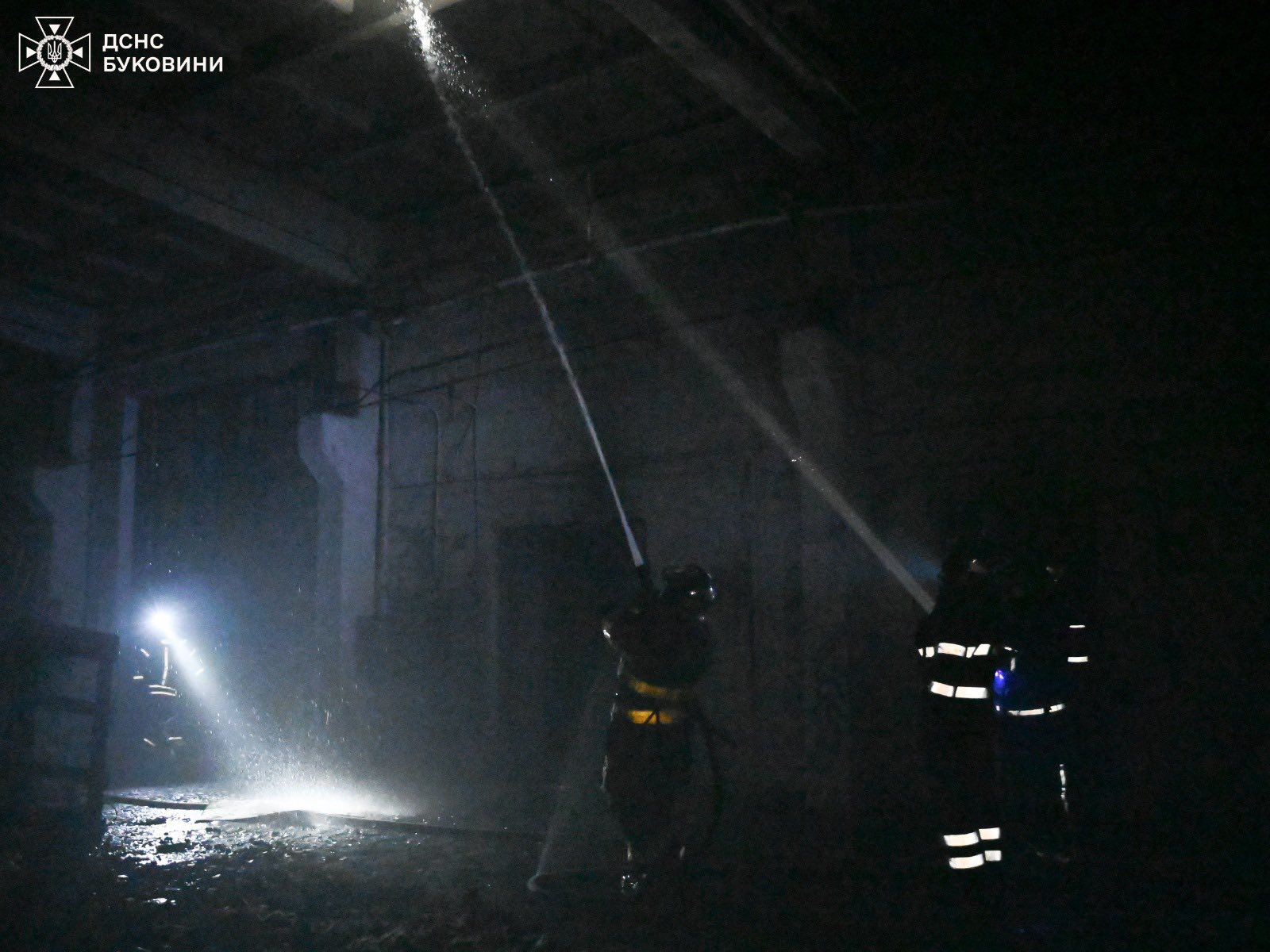 У Чернівцях тричі за день горіло колишнє тролейбусне депо: попередньо підпал