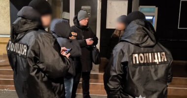 У Чернівцях судитимуть жінку, яка під виглядом волонтерки ошукала родичів військових