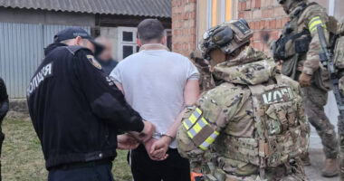 На Буковині судитимуть чоловіка за крадіжку майже пів мільйона гривень з банківського рахунку військовослужбовця