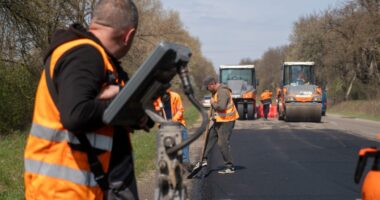 На Буковині триває ремонт стратегічної траси М-19