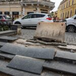 У центрі Чернівців, на площі Філармонії, майже повністю зруйновані сходи