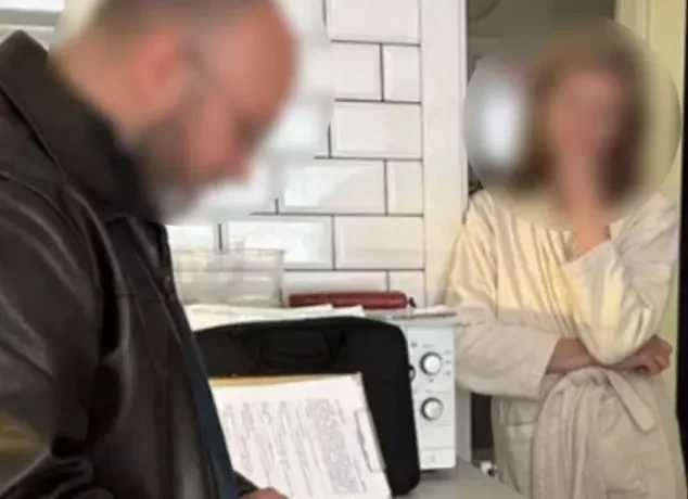 На Буковині викрили спільницю посадовця Держпродспоживслужби, який вимагав 700 євро у ветклініки