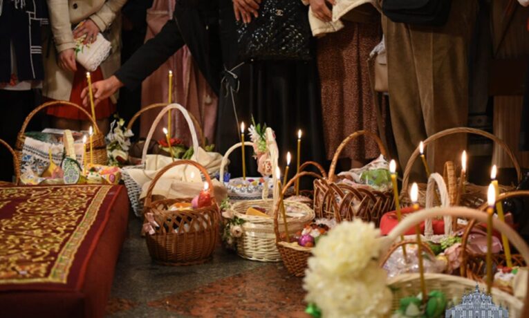 Літургії та освячення пасок: розклад богослужінь на Великдень у храмах Чернівців