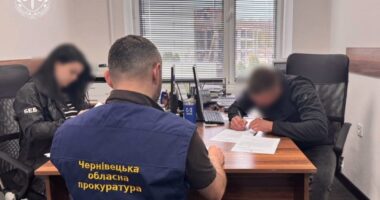 На Буковині судитимуть двох чоловіків за спробу вивезення 6,5 тисяч пачок сигарет до Румунії