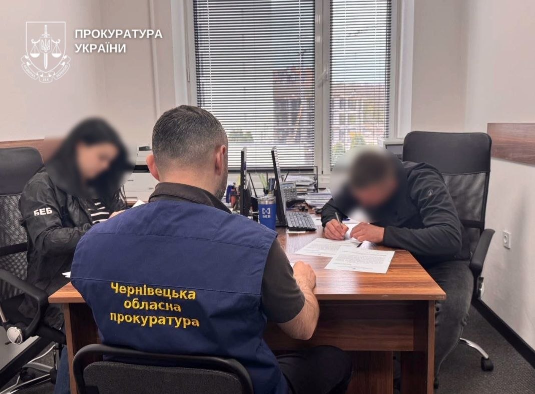 На Буковині судитимуть двох чоловіків за спробу вивезення 6,5 тисяч пачок сигарет до Румунії