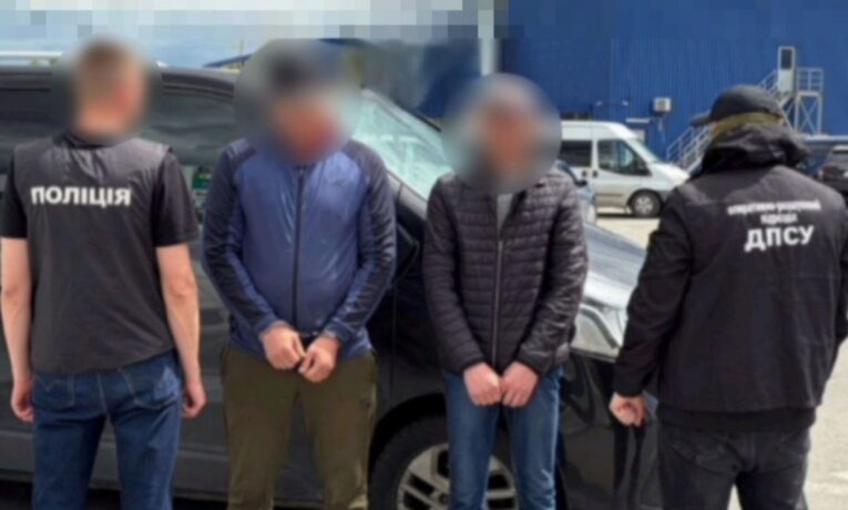 На Буковині депутата сільради викрили на переправленні чоловіків за кордон