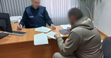На Буковині екслісничому повідомили про підозру через вирубку лісу на понад 7,6 млн грн