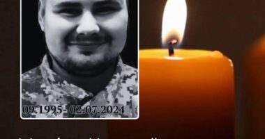 У Чернівцях попрощаються із захисником України Марʼяном Чернеєм
