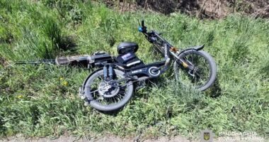 На Буковині електровелосипедист травмувався через ДТП
