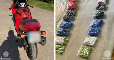 У Чернівцях затримали мотоцикліста з понад 400 згортками наркотиків