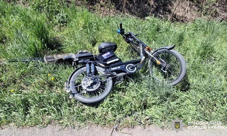 На Буковині електровелосипедист травмувався через ДТП
