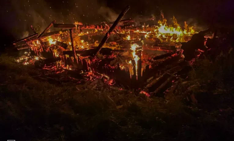 За добу на Буковині сталося п’ять пожеж: горіли будівлі, суха трава та сміттєві контейнери