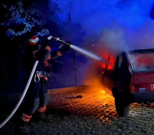 На Буковині за добу сталося 11 пожеж: згоріли будинок і авто, постраждалих немає