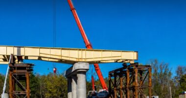 На Буковині посадовців підозрюють у завданні державі понад 2,5 млн грн збитків під час будівництва моста через Прут