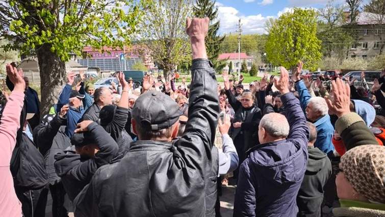 У Кострижівці на Буковині протестують проти оренди землі Лужанському спиртзаводу