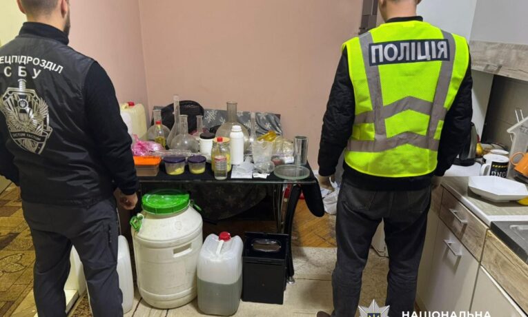 На Буковині судитимуть учасників міжрегіональної наркогрупи, яка виготовляла та збувала амфетамін