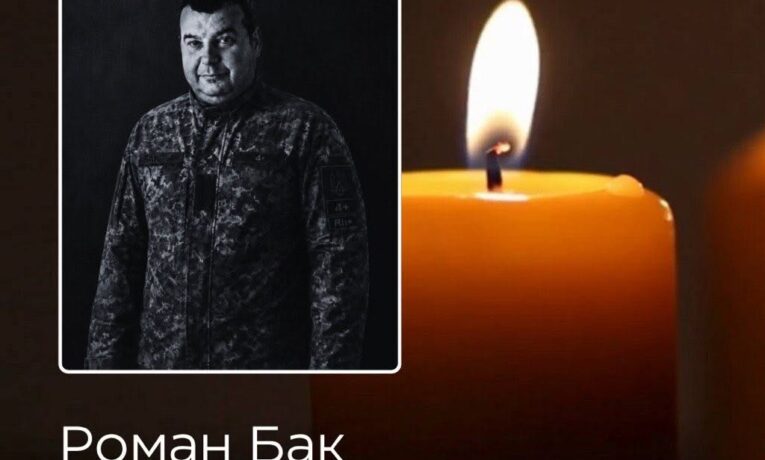 25 червня на Буковині попрощаються із двома захисниками України – Романом Баком та Віктором Гуменюком