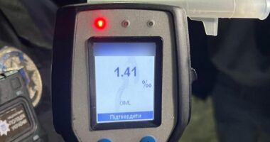 На Буковині під час комендантської зупинили 18-річного водія ВАЗу