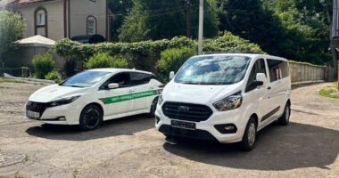 Чернівці отримали від міст-партнерів із Німеччини два службові автомобілі