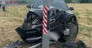 У Коровії нетверезий водій у стані наркотичного та алкогольного сп’яніння врізався в електроопору