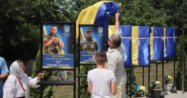 У селі Давидівці відкрили Алею Слави та Надії на честь загиблих і зниклих воїнів