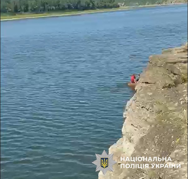 На Буковині під час відпочинку на Дністрі зникли четверо людей, серед них троє дітей