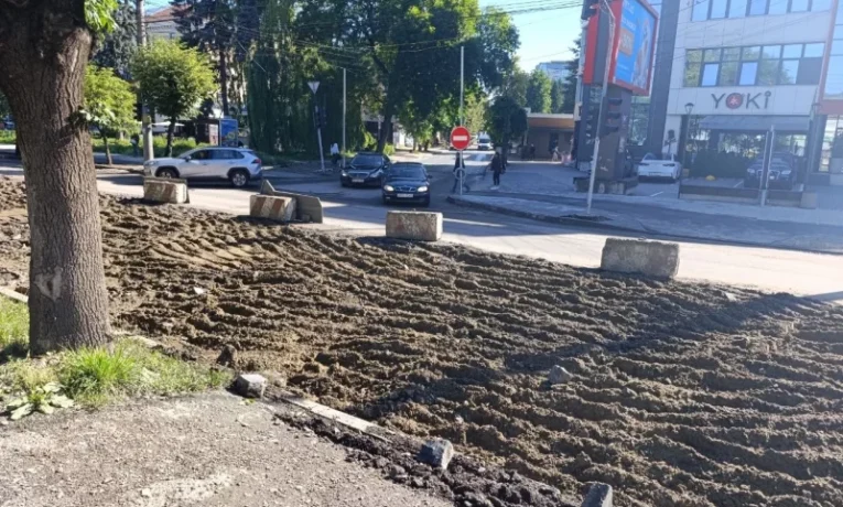 У Чернівцях пояснили, чому затримується ремонт вулиці Головної: що з роботами на Заньковецької та Фучика