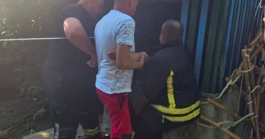У Кіцмані рятувальники витягнули з колодязя 55-річну жінку
