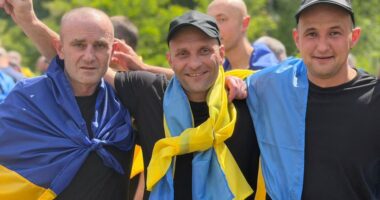Україна повернула з російського полону 185 захисників та одного цивільного