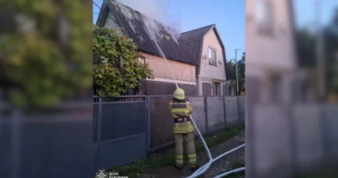 У Новодністровську сталася пожежа в господарській будівлі