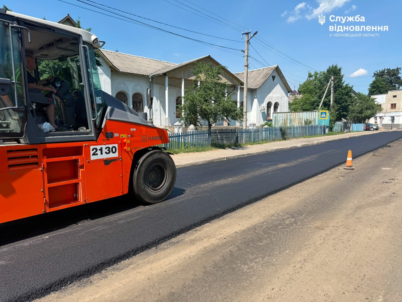 На Буковині продовжують ремонт доріг: від початку сезону відновили понад 162 тисячі квадратних метрів покриття