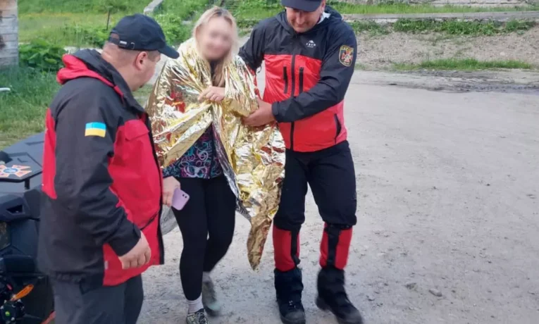 У Карпатах блискавка влучила в туристку з Чернівців