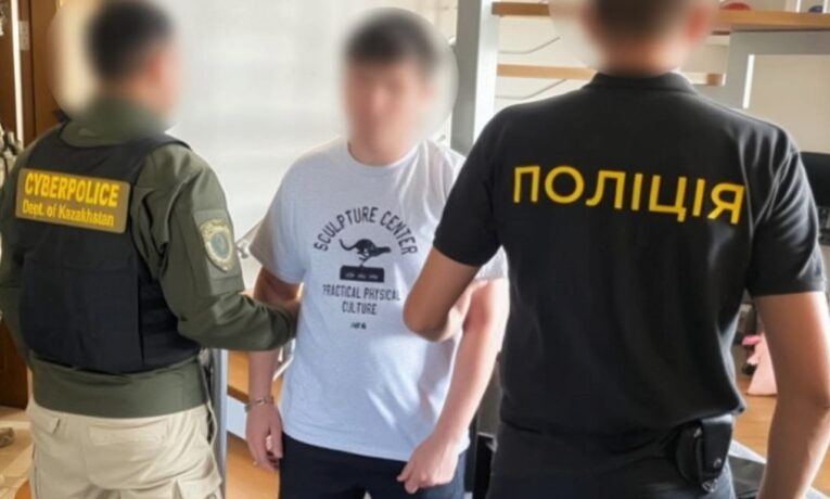 У Чернівцях судитимуть учасників міжнародного шахрайського кол-центру, який ошукав громадян Казахстану на понад 30 млн грн