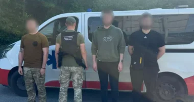 На Буковині викрили схему незаконного переправлення чоловіків за кордон під виглядом волонтерської поїздки