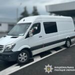 На Буковині чоловік сховав військовозобов’язаного у спальнику мікроавтобуса